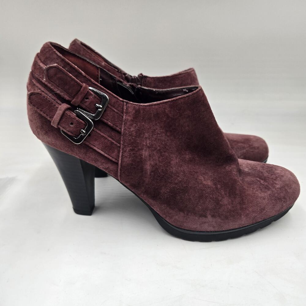 White Mountain Bordeaux Sneaky Ankle Burgundy Suede Boots 6.5 Booties Buckle